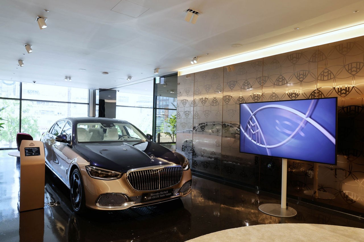 2층에 마련된 '메르세데스-마이바흐' 맞춤 제작 '마누팍투어' 공간